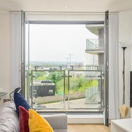 Avenues Leeds (West Yorkshire)