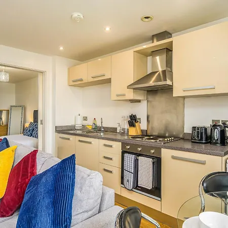 Avenues Apartment